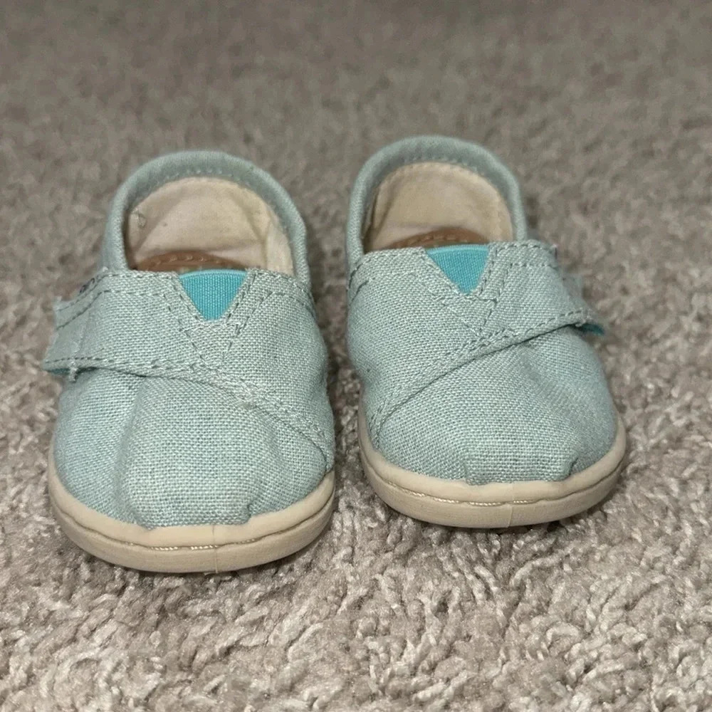 •Tiny TOMS• - Picture 4 of 7